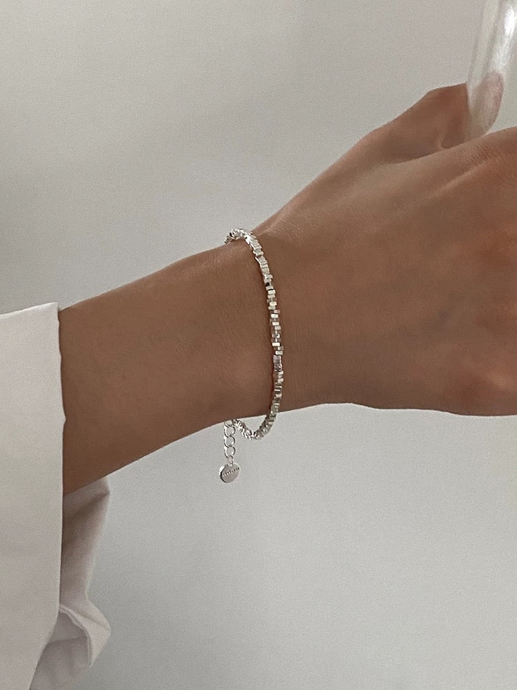 M111Woman bracelet