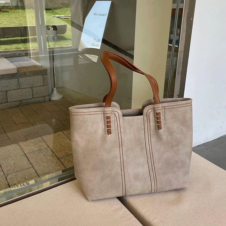 M159Classic handbag