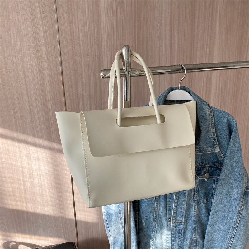 M303Real leather handbag