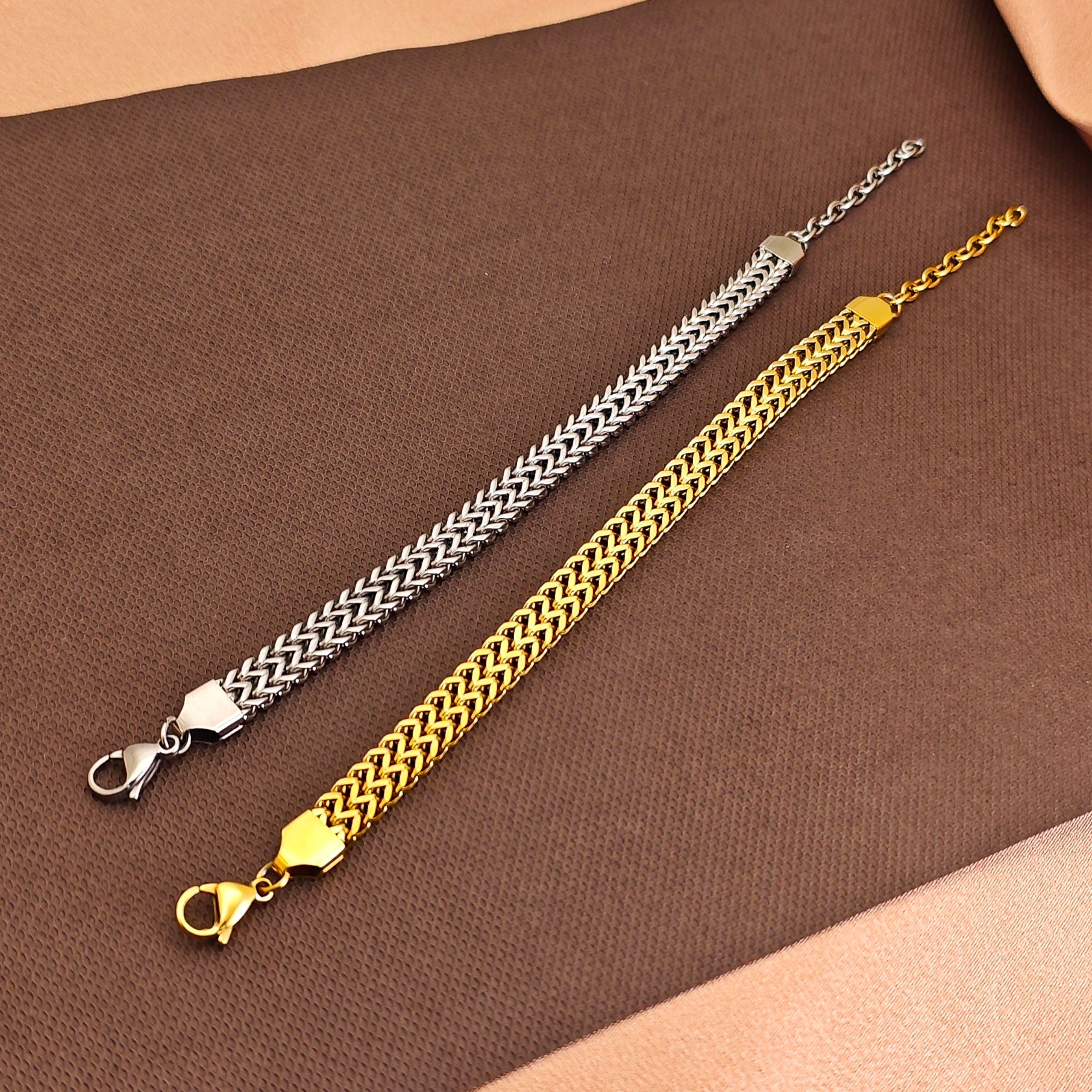 M356Women's earrings