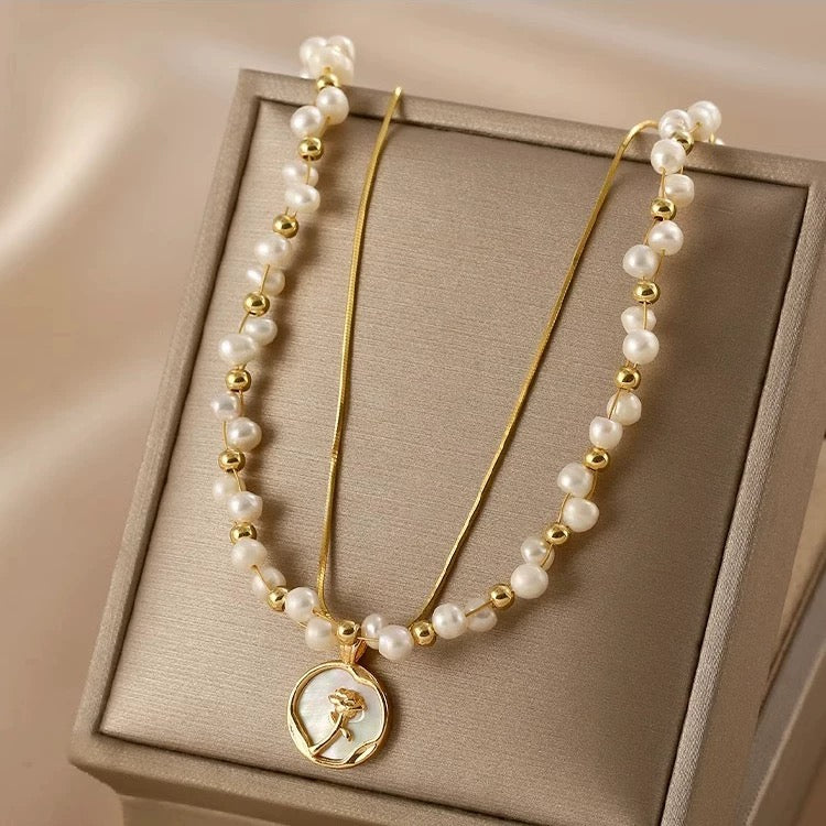 M109Woman necklace