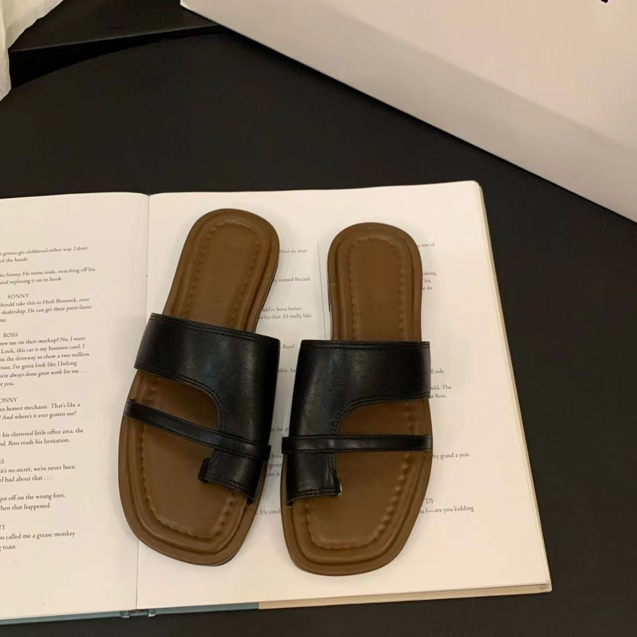M091 Woman slippers