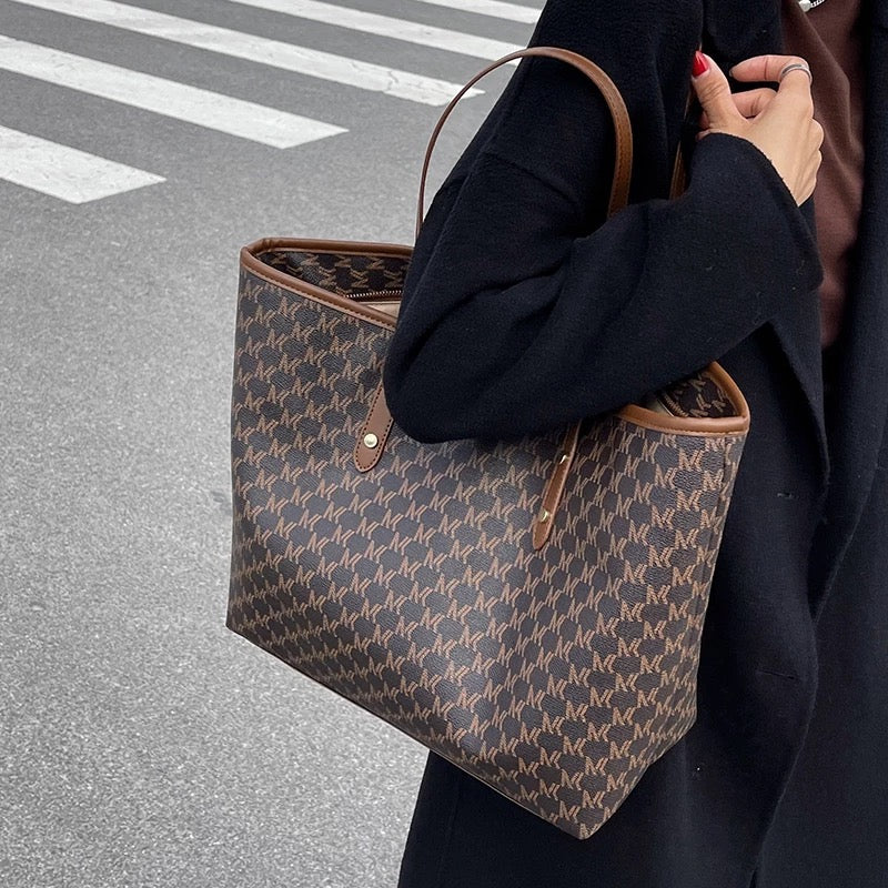 M100Woman tote bag