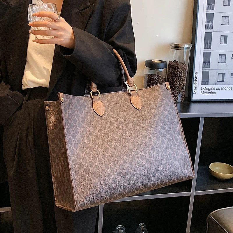 M211Large capacity handbag