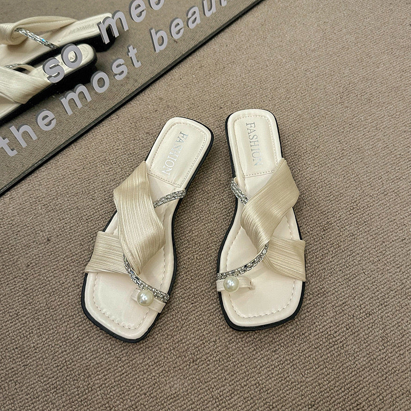 M093Fashion slippers
