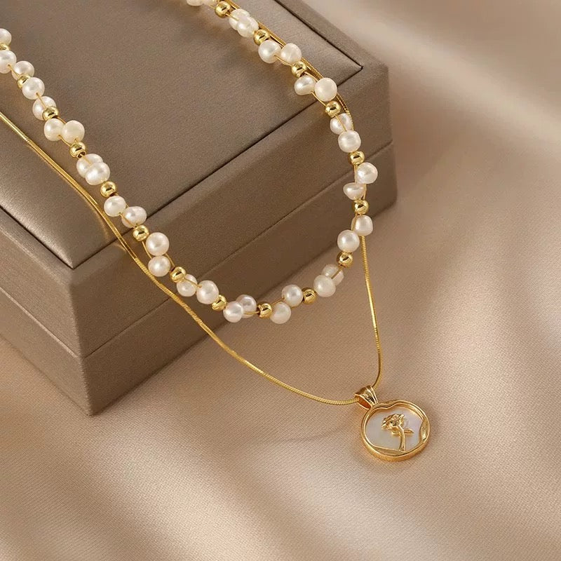 M109Woman necklace