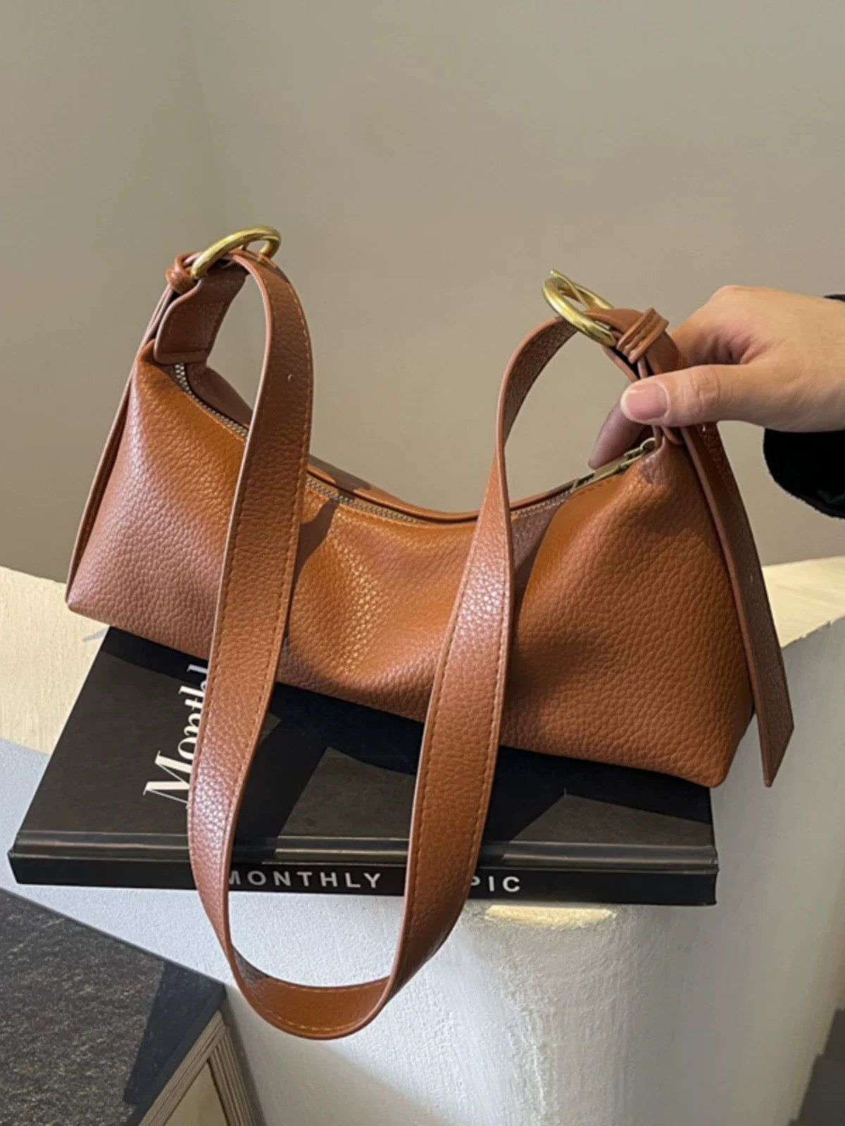 M099Woman handbag