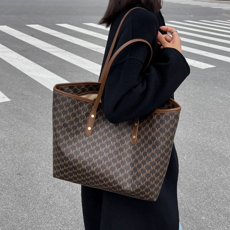 M100Woman tote bag