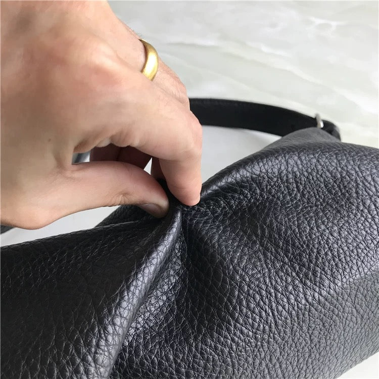 M228Fashion messenger bag
