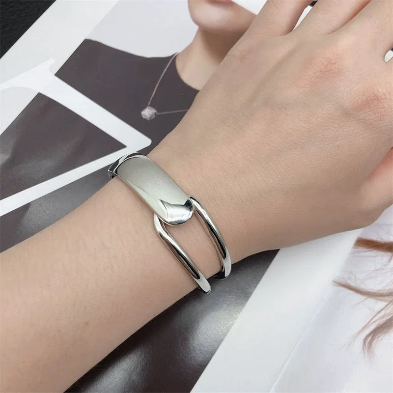 M243High quality bracelet