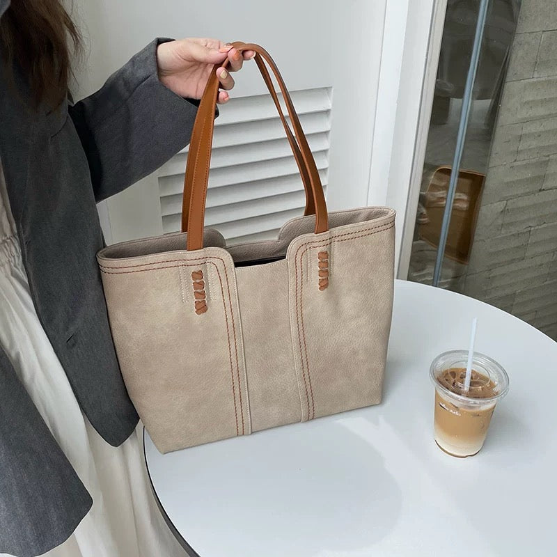 M159Classic handbag
