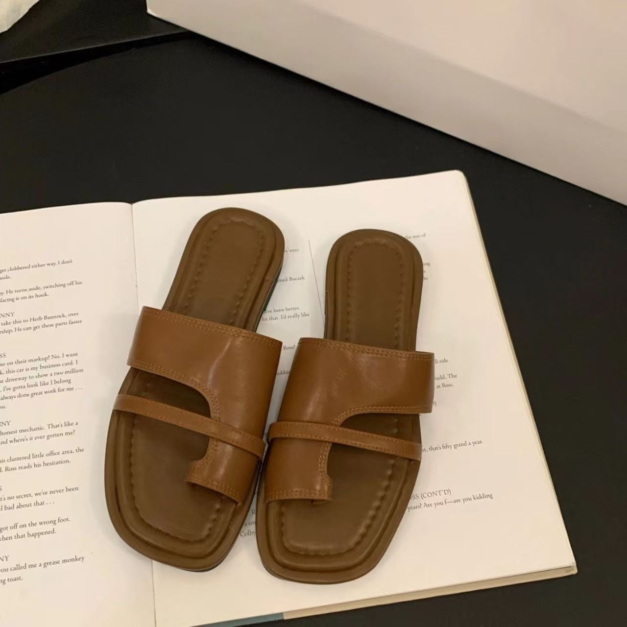M091 Woman slippers