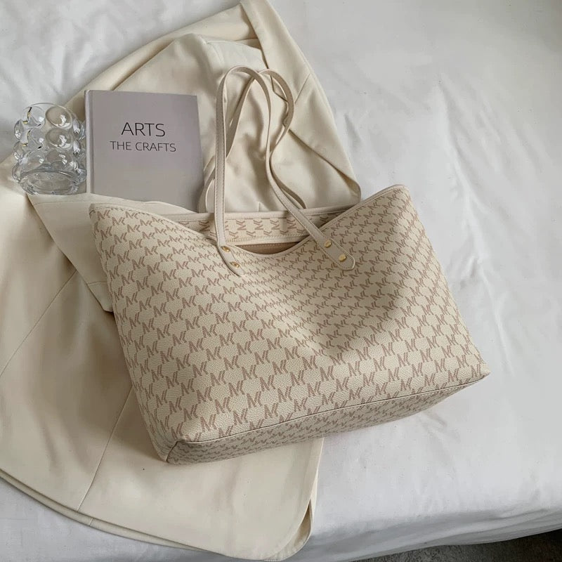 M100Woman tote bag