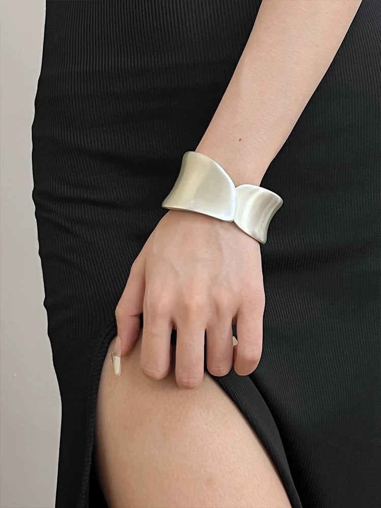 M242Women's high-end bracelet