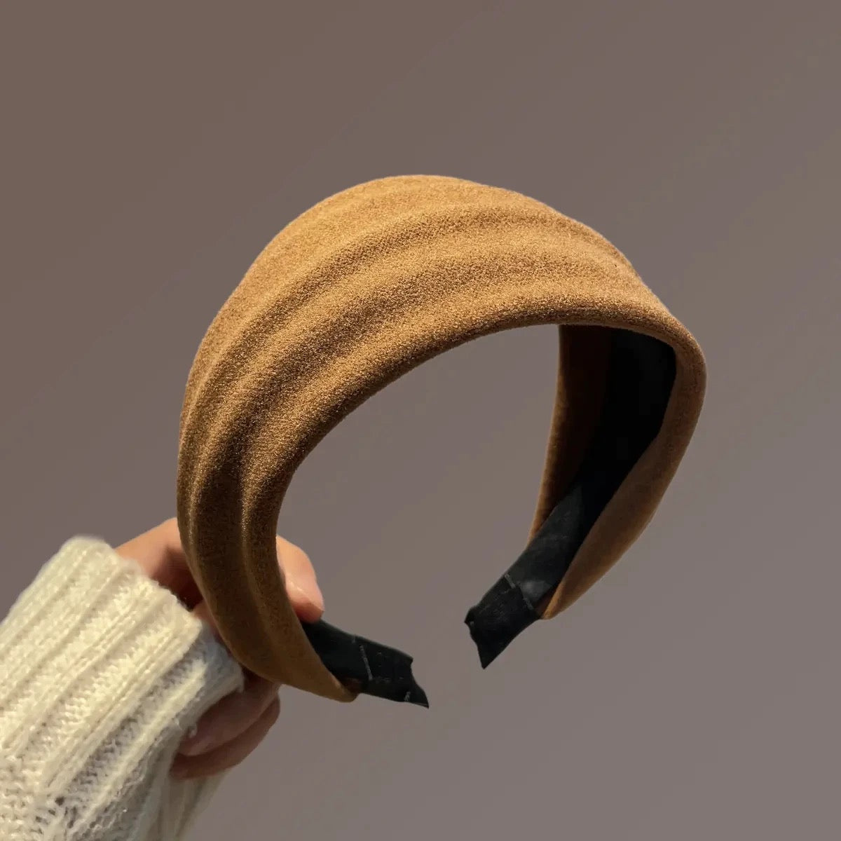 M147Woman hairband
