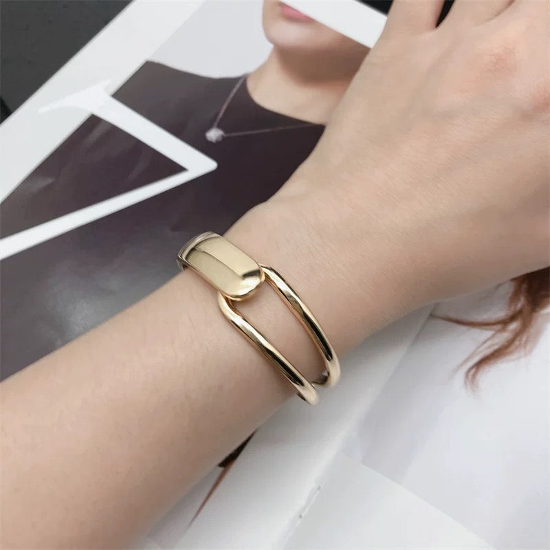 M079Fashion finger