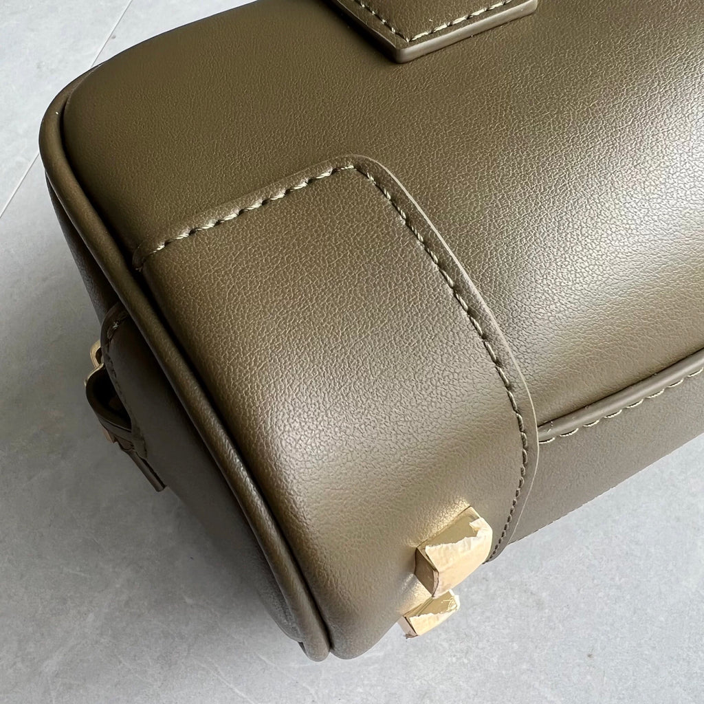 C021fashion handbag