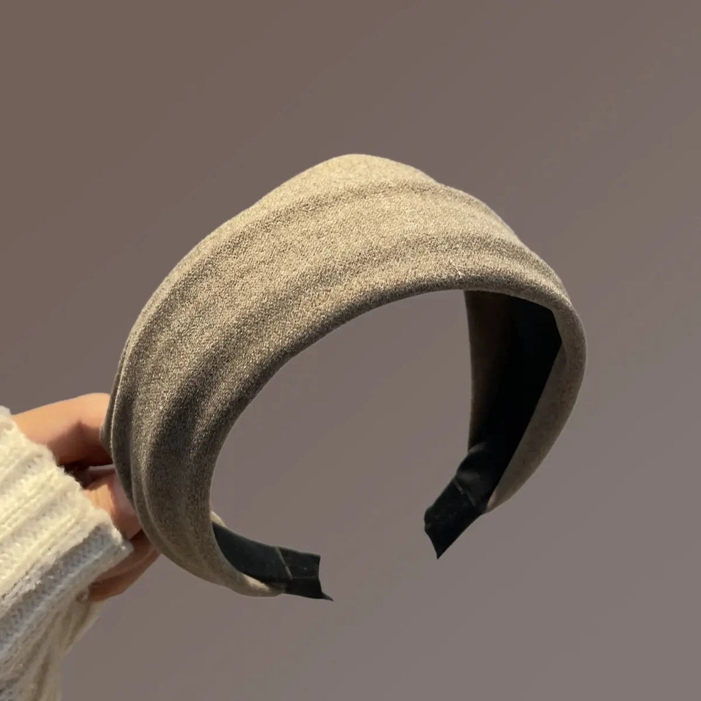 M147Woman hairband