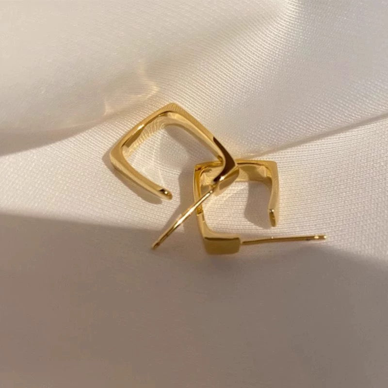M180Woman fashion earrings