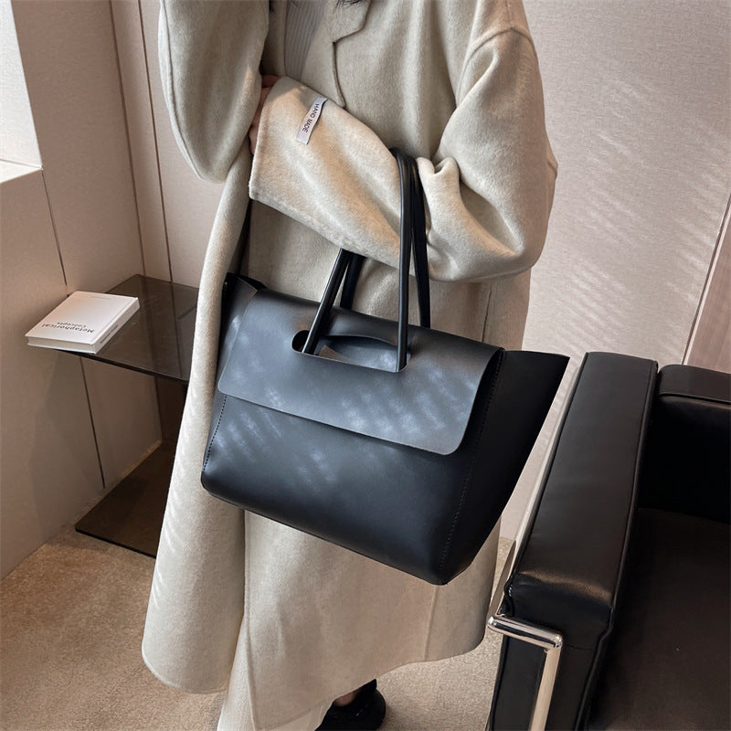 M303Real leather handbag
