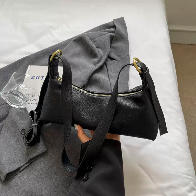 M099Woman handbag