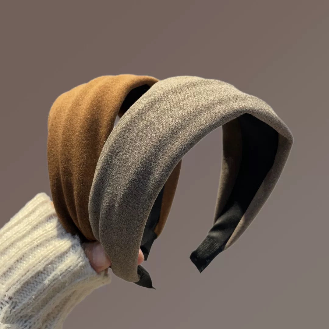 M147Woman hairband