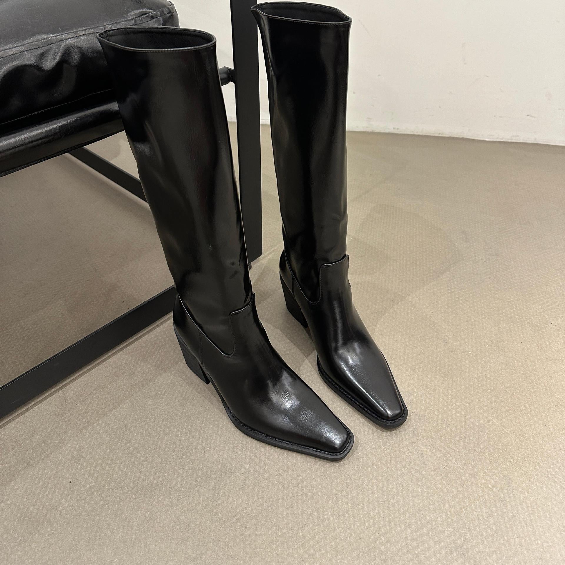 M279New boots