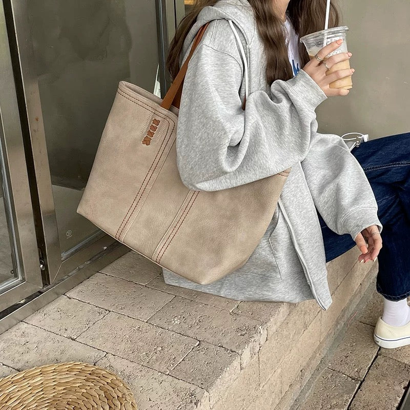M159Classic handbag