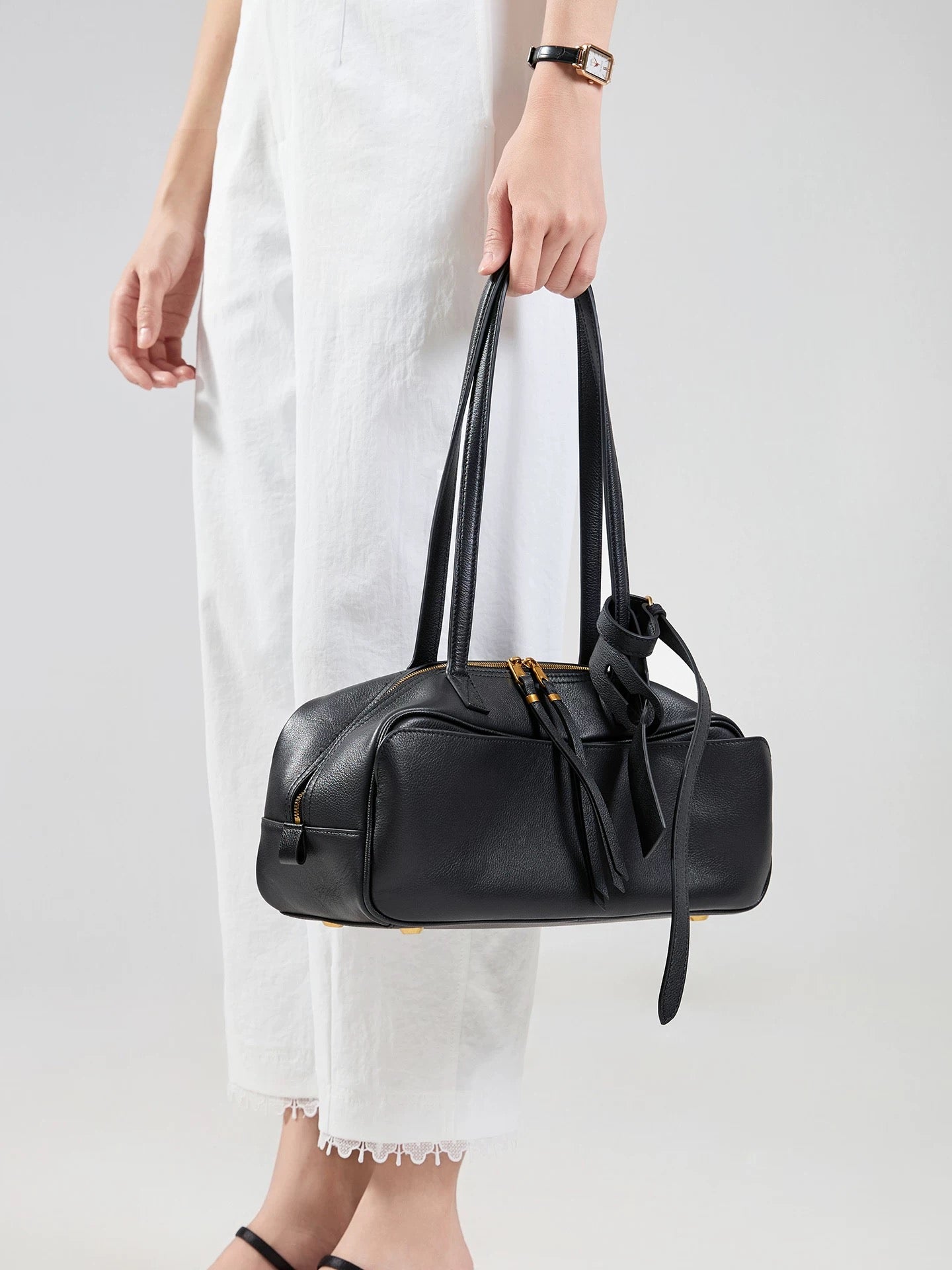 M073Woman handbag