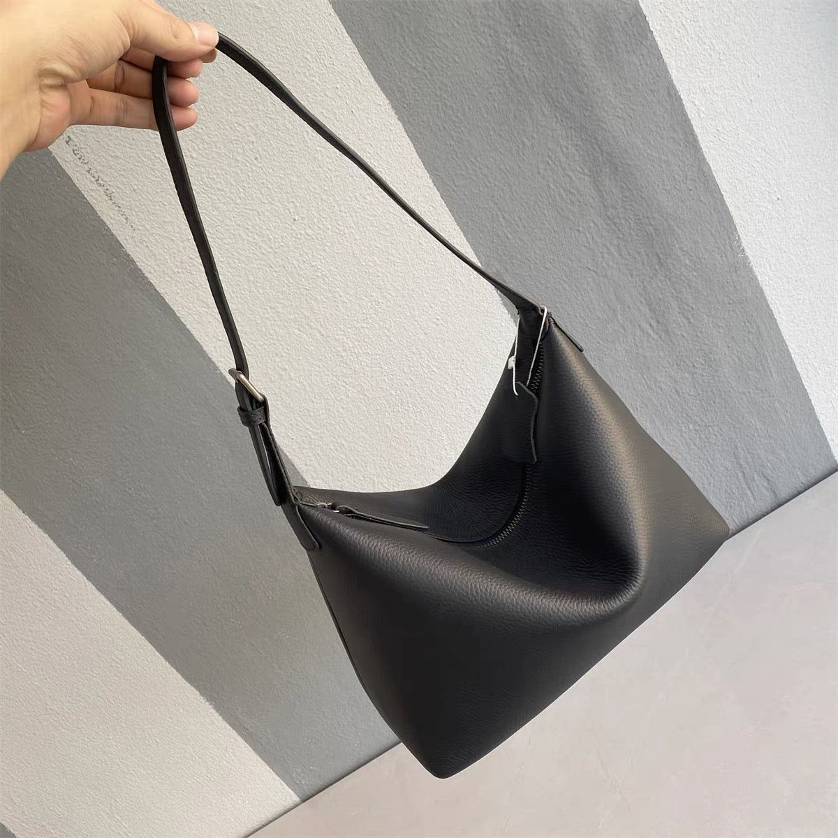 M196 New handbag