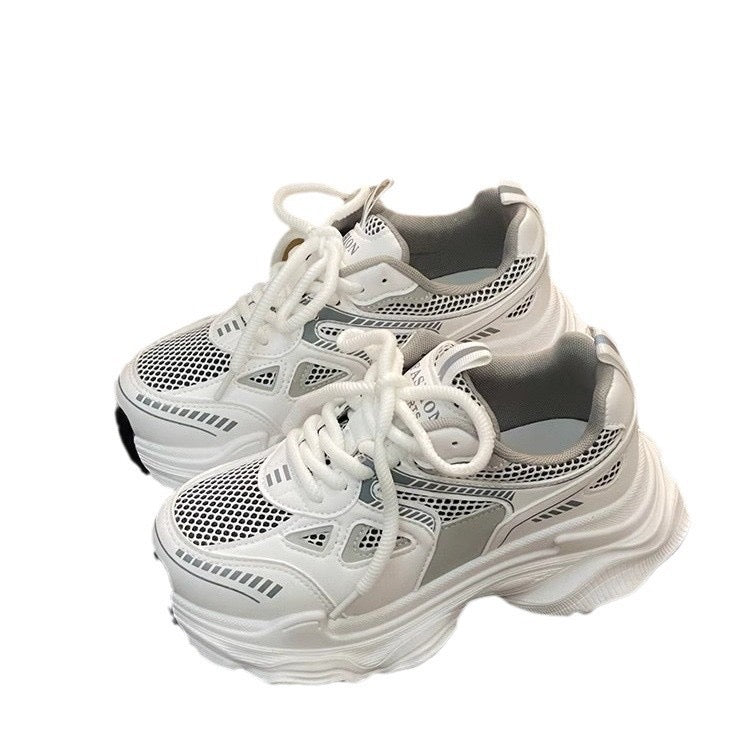 T040 Sports shoes